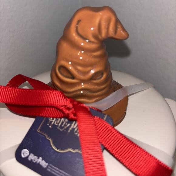 Harry Potter Hogwarts Sorting Hat Deck the Great Hall Christmas Crock NEW - Picture 3 of 4